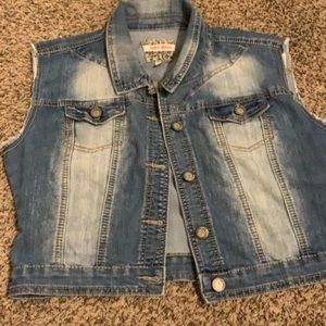 Jean jacket without sleeves